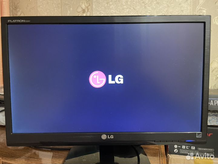 Монитор LG E2241T