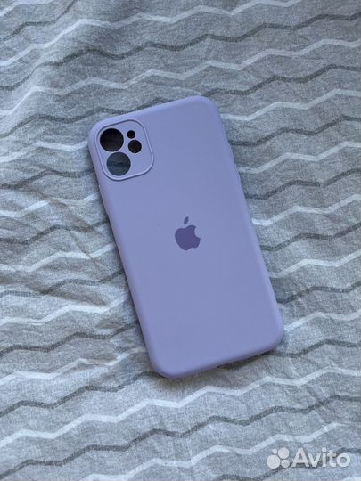 Чехлы на iPhone 11