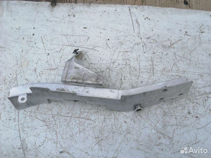 Кронштейн крепление левой фары BMW X5 F15