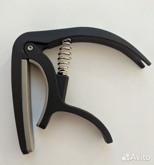 Каподастр универсальный