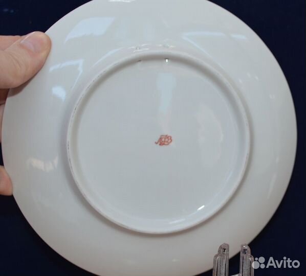 Фарфоровая настенная тарелка - ленинград. лфз