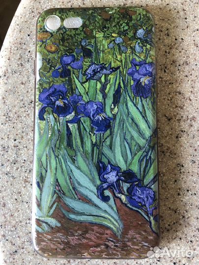 Чехлы на iPhone 8