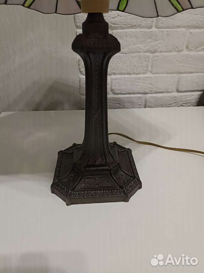 Настольная лампа в стиле Тиффани