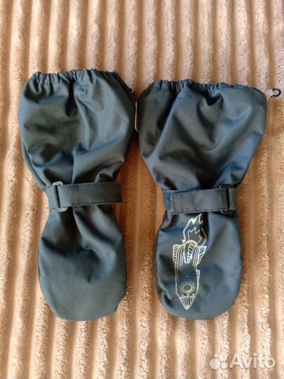 Шапка,манишка,краги Lassie