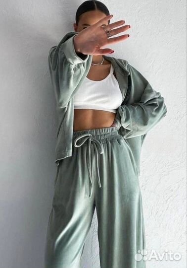 Костюм женский новый