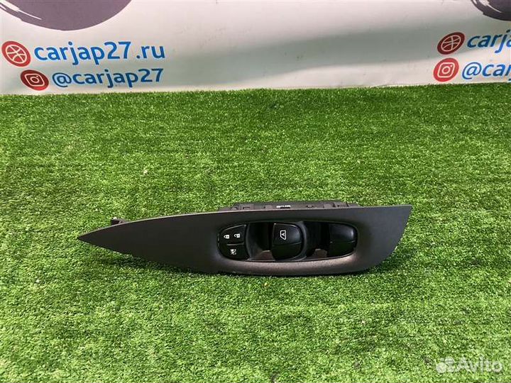 Блок управления стеклоподъемниками(3) передний