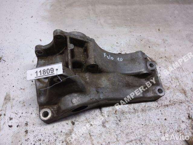 Кронштейн генератора Volkswagen Golf 030145169H