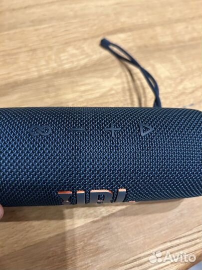 Колонка JBL Flip 6 оригинал работает отлично
