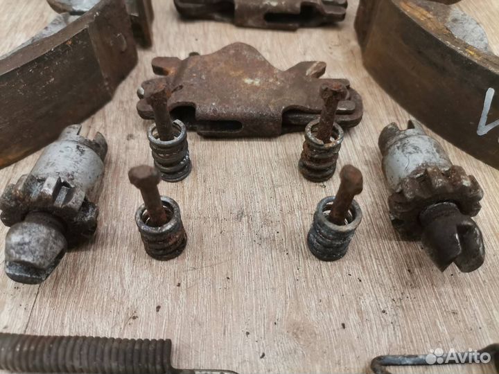 Колодки стояночного тормоза Mercedes W164 ML 164