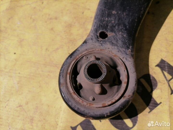 Рычаг передний правый нижний Toyota Camry 50