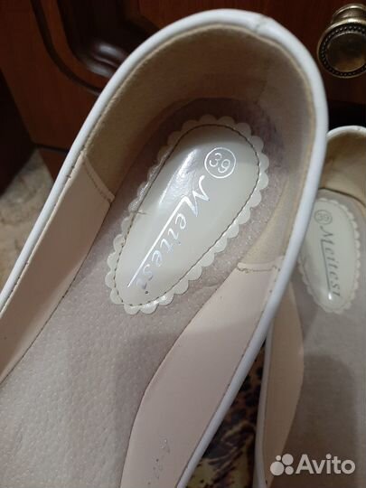 Балетки белые