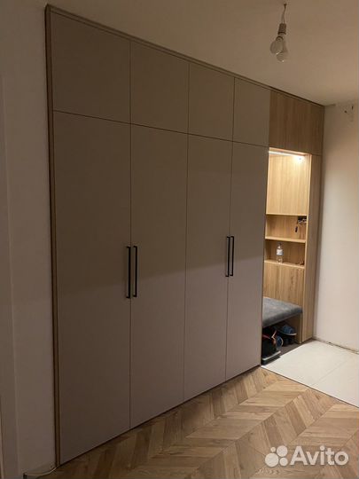 Шкафы и прихожие