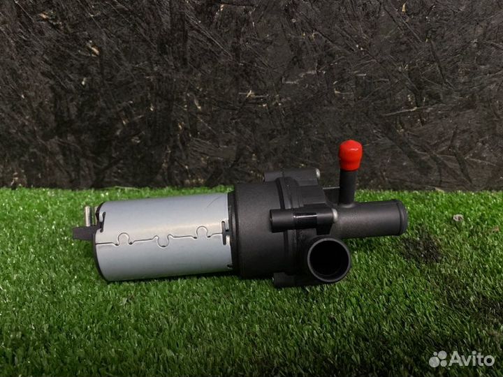 Дополнительная помпа Mercedes-Benz E-Class W210