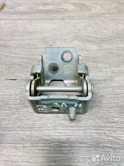 Петля двери зад лев низ citroen C5 2 1.6 седан