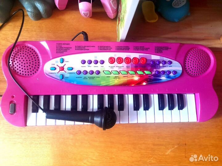 Синтезатор с микрофоном