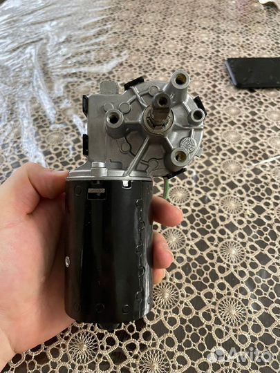 Двигатель для стеклоочистителя