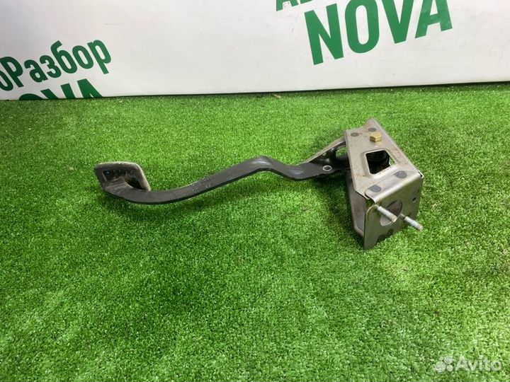 Педаль сцепления Mitsubishi Space Star 1.6 4G18