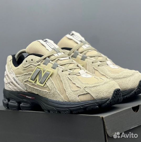 Удобные кроссовки New Balance 1906