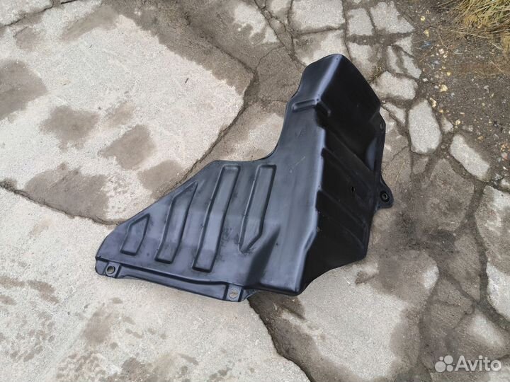 Пыльник двигателя правый Chevrolet Lacetti