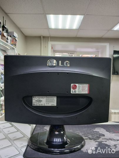 Монитор LG Flatron W1943S