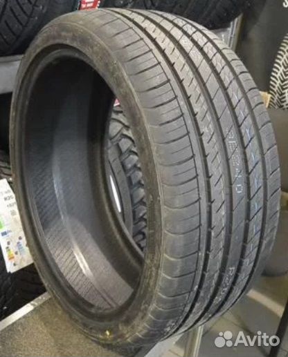 iLink L-Zeal56 255/35 R20 97W