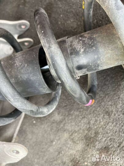 Стойка передняя в сборе Audi A4 B8