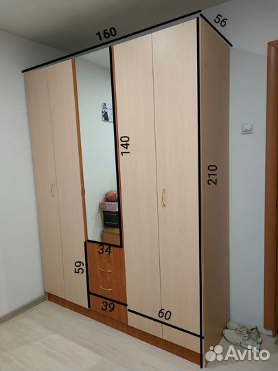 Шкаф с зеркалом