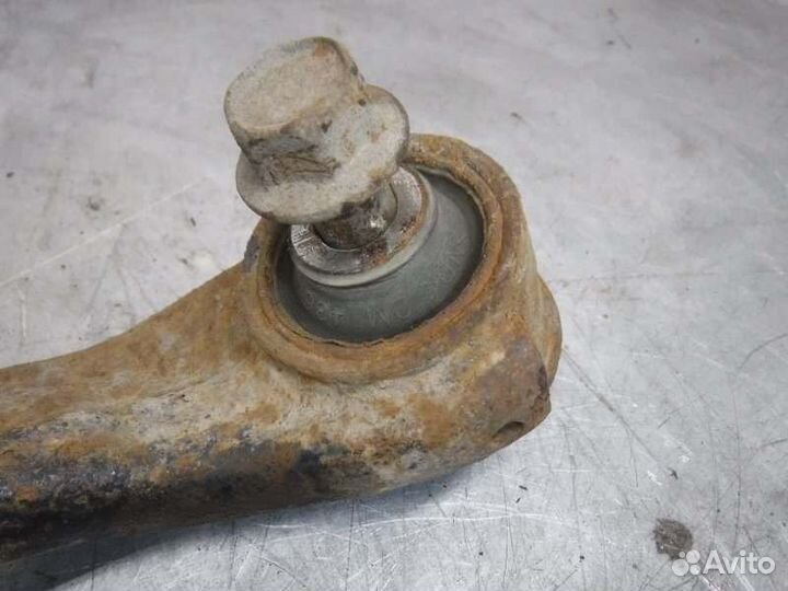 Рычаг верхний передний правый Mitsubishi Pajero