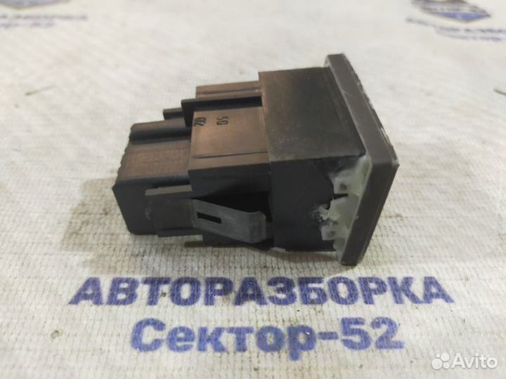 Кнопка обогрева сидений левая Volkswagen Touareg 1