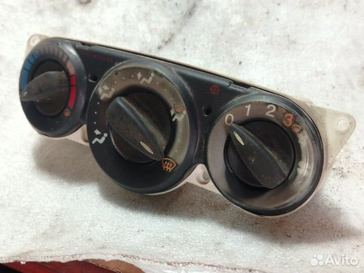 Блок управления печкой Ford Focus 1 хэтчбек 5 дв