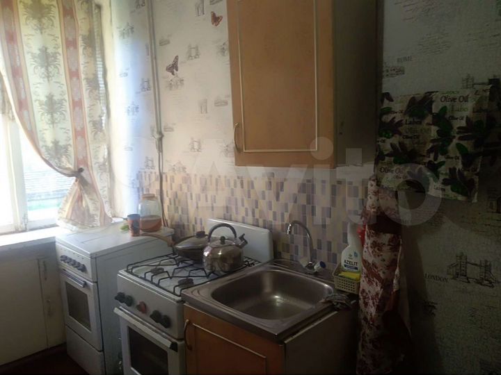 Комната 28 м² в 3-к., 1/2 эт.