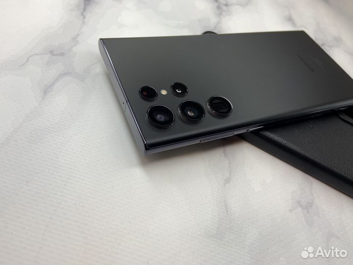 Samsung Galaxy S22 Ultra, 12/256 ГБ