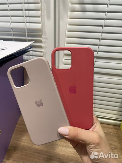Чехлы на iPhone 12