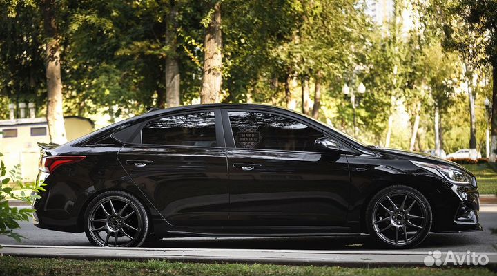 Накладки порогов без брызговиков Hyundai Solaris