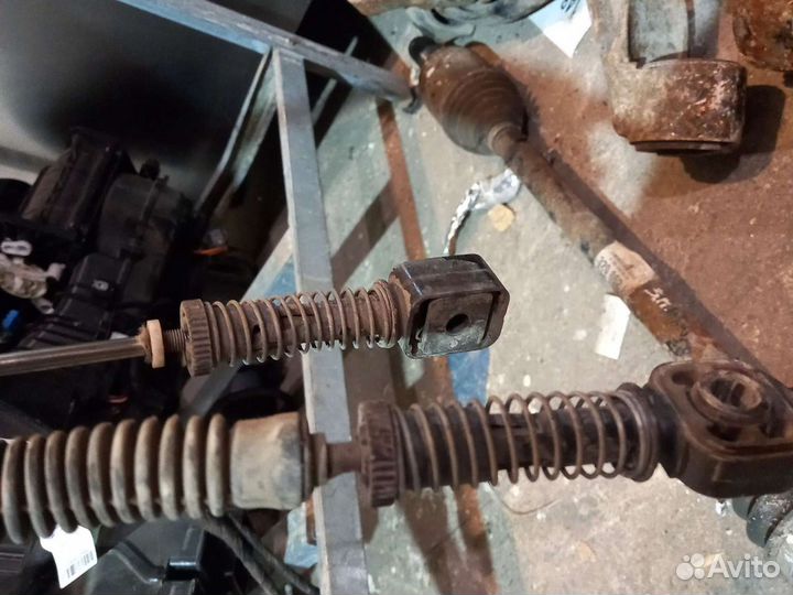 Тросы кулисы МКПП VW Tiguan 1