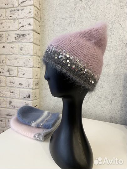 Пушистые шапочки из ангоры с пайетками новые