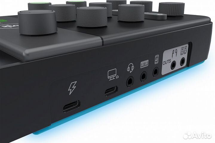 Микшерный пульт Mackie MixCaster Live