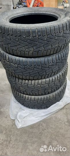 Pirelli Ice Zero 215/60 R16