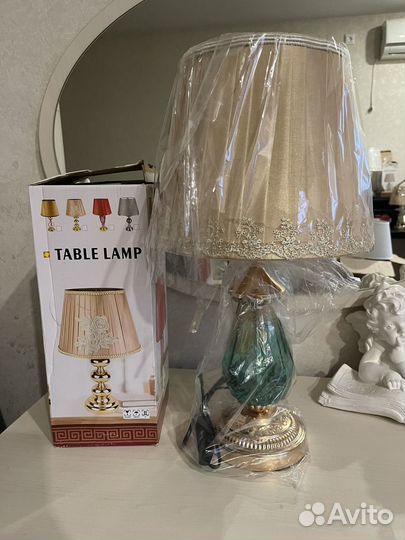 Лампа настольная