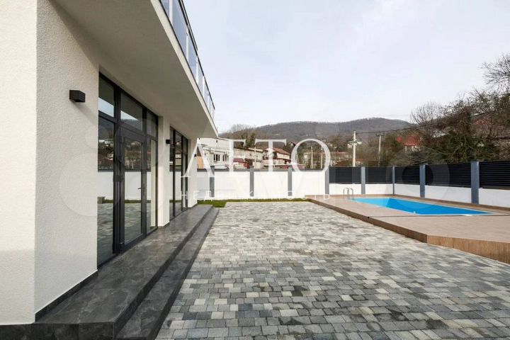 Дом 170 м² на участке 4,3 сот.