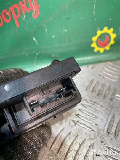 Резистор печки Ford Focus 2 седан 1.6 2006