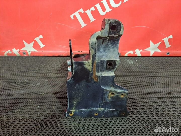 Кронштейн торсиона кабины левый Daf XF106