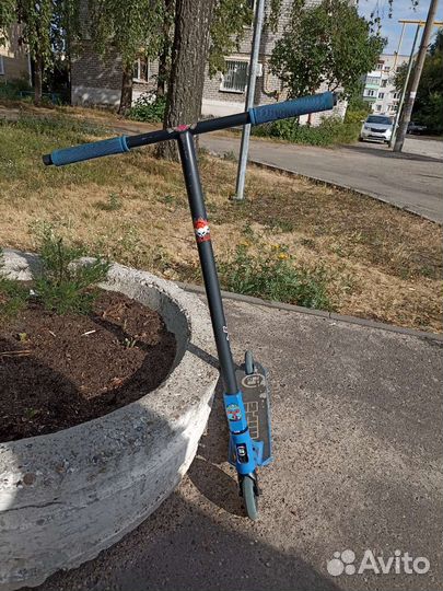 Трюковой самокат hipe H606