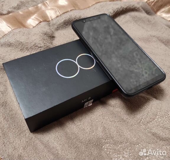 Xiaomi Mi 8, 6/64 ГБ