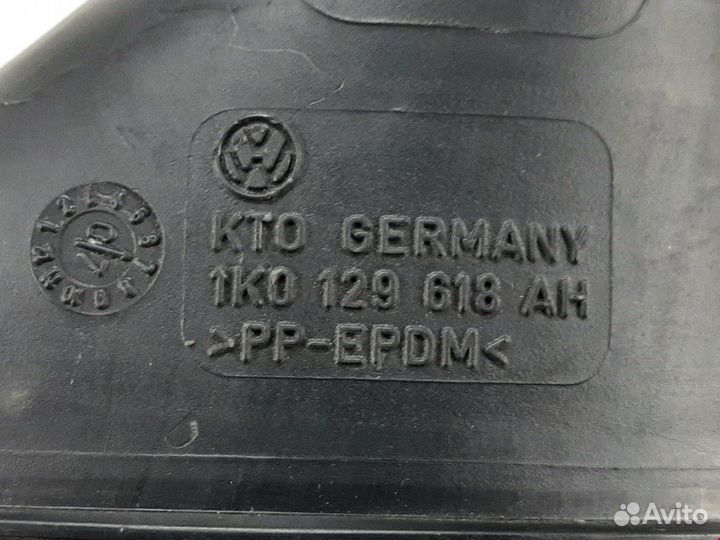 Воздухозаборник Audi TT 8J 2008 8J0805971A