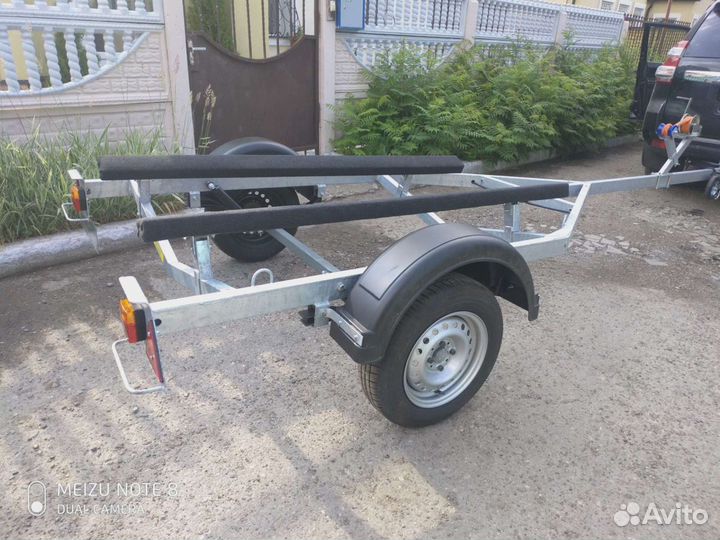Лодочный прицеп 4.7м