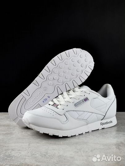 Кроссовки весенние мужские белые