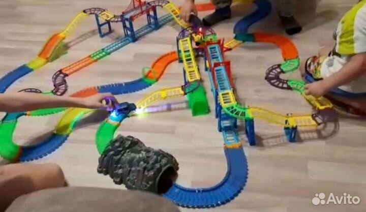 Трек - конструктор железная дорога на батарейках