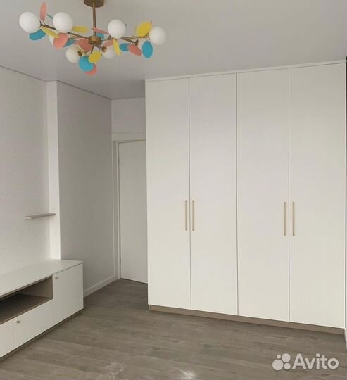 Угловой шкаф