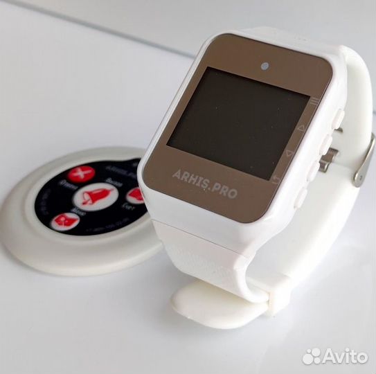 Комплекты вызова персонала: кнопка вызова и часы